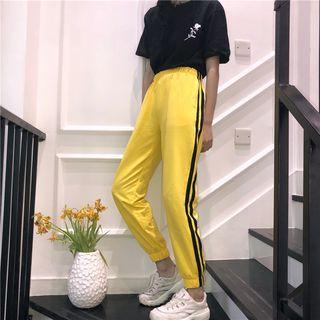 Floral Short-sleeve T-shirt / Stripe Jogger Pants