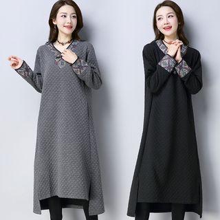 Patterned V-neck Midi Pullover Dress