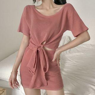 Set: Short-sleeve Tie-front T-shirt + Mini Skirt