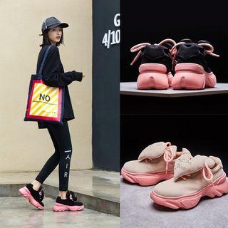 Genuine Leather Heart Lace-up Sneakers
