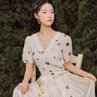 Short-sleeve Floral Tie-strap Cropped Blouse