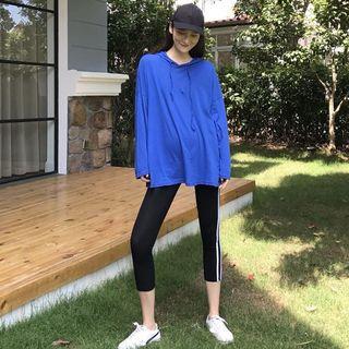 Lettering Hooded Long-sleeve T-shirt / Striped Cropped Leggings