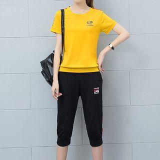 Set: Lettering Short Sleeve T-shirt + Capri Pants
