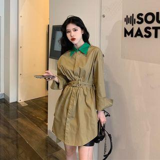 Contrast Collared Long-sleeve Buckled Dress