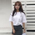 Plain Round-neck Loose-fit T-shirt