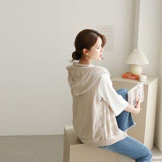 Sleeveless Zip-up Hoodie