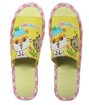 Coro Coro Kuririn Fabric Slippers (27cm) 1 Pair