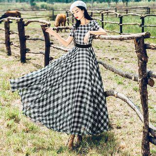 Short-sleeve Plaid A-line Maxi Dress