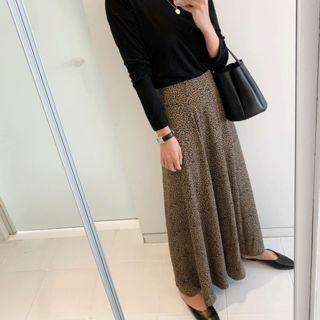 Zip-back Leopard Long Flare Skirt