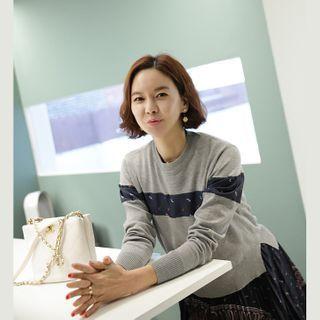 Set: Color-block Knit Top + Sleeveless Pleated Dress