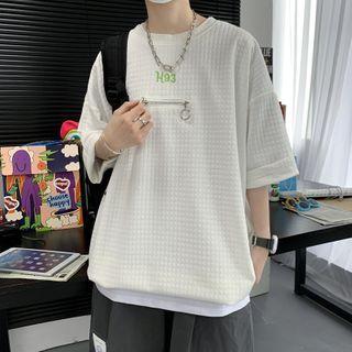 Short-sleeve Letter Print Zipped Detail Quilted T-shirt