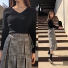V-neck Raglan Rib-knit Top