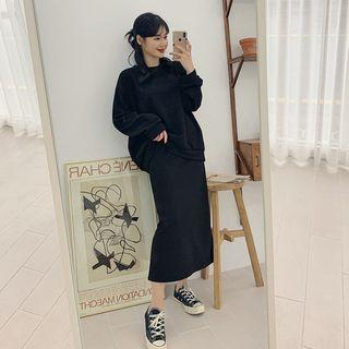 Monotone Sweatshirt & Skirt Lounge Set