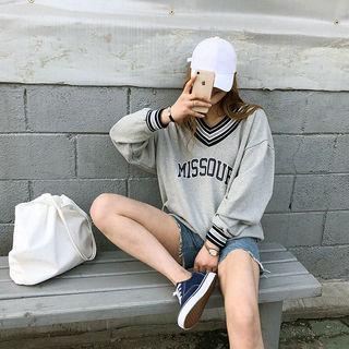 Contrast V-neck Lettering Sweatshirt