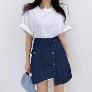 Short-sleeve Plain T-shirt / Denim Button-up Mini Skirt