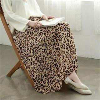 Accordion-pleat Leopard Long Skirt