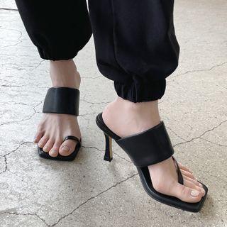 Asymmetric Toe-loop Flared-heel Sandals