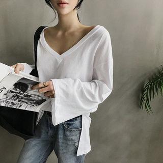V-neck Bell-sleeve T-shirt