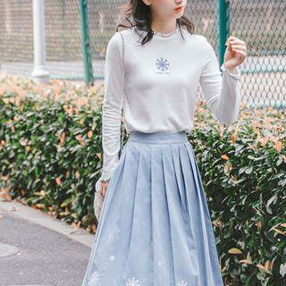 Snowflake Print Semi-collar Long-sleeve Top