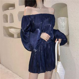 Off-shoulder Blouse / Wide Leg Shorts