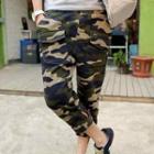 Camouflage Cropped Pants