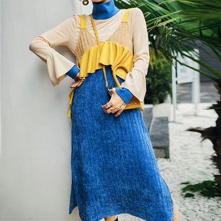 Set: Turtleneck Flared-sleeve T-shirt + Two-tone Ruffle Knit Midi Jumper Dress