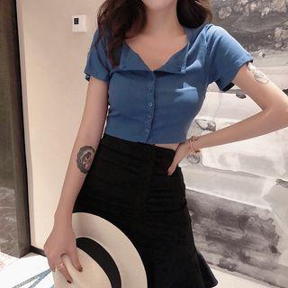 Short-sleeve Buttoned Knit Crop Top