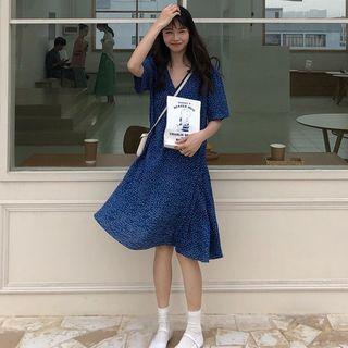 Dotted V-neck Short-sleeve A-line Dress As Shown In Figure - One Size