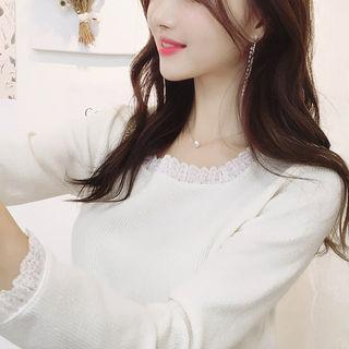 Square-neck Lace-trim T-shirt