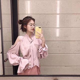 Long-sleeve Cold Shoulder Ribbon Blouse