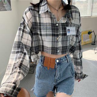 Plaid Cropped Shirt / Distressed Denim Shorts
