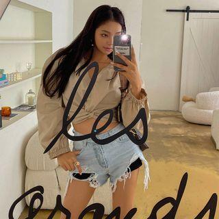 Puff-sleeve Knotted Cropped Blouse