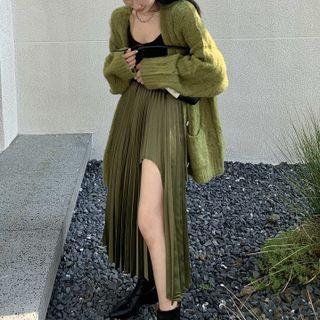 Plain Cardigan / Pleated Maxi A-line Skirt