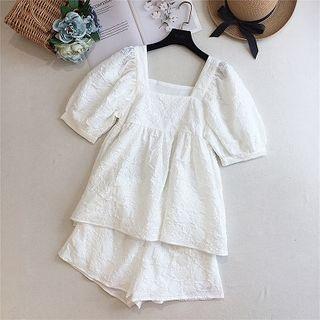 Set: Short-sleeve Square-neck Blouse + Band-waist Wide-leg Shorts