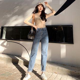 Straight Fit Jeans / Knot Long-sleeve T-shirt