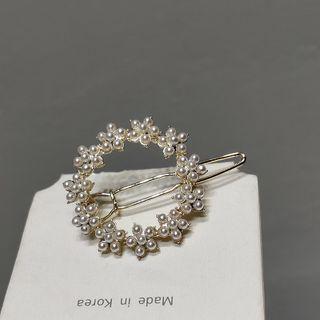Faux Pearl Flower Hair Clip White Faux Pearl - Gold - One Size