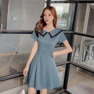 Short-sleeve Reversible Wide-collar A-line Mini Dress