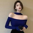 Off-shoulder Halter-neck Knit Top