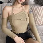 Cold-shoulder Chained-neck Ribbed T-shirt