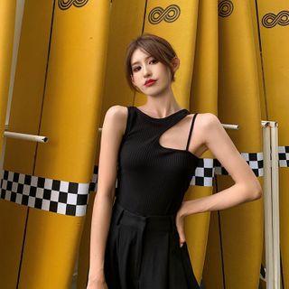 Sleeveless Plain Slim-fit Top Black - One Size