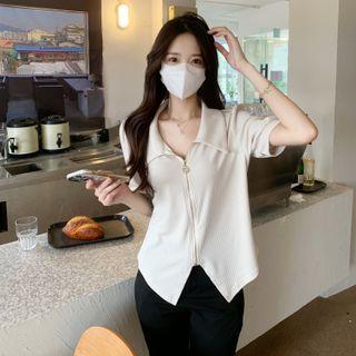 Short-sleeve Zip Collared Knit Top