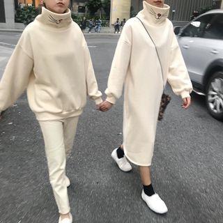 Cat Embroidered Pullover / Pullover Dress