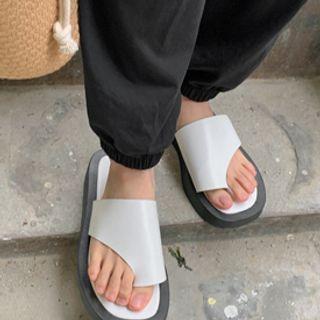 Toe-loop Band Sandals