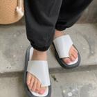 Toe-loop Band Sandals