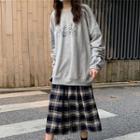 Printed Sweatshirt / Plaid Skirt