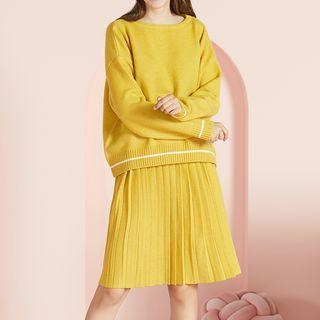Set: Contrast-trim Sweater + A-line Pleated Skirt