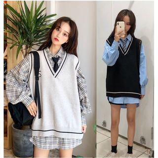 Plain / Plaid Shirt / V-neck Knit Vest