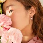 Non-matching 925 Sterling Silver Moon & Star Earring