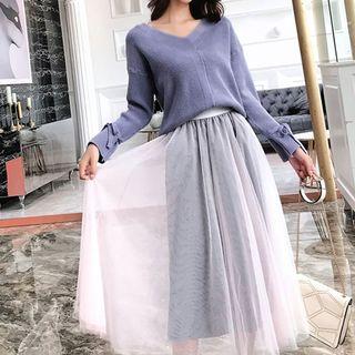 V-neck Knit Pullover/ Pleated Midi A-line Mesh Skirt/ Set