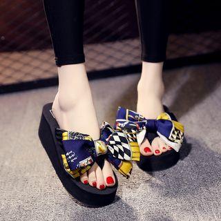 Bow Accent Platform Flip-flops